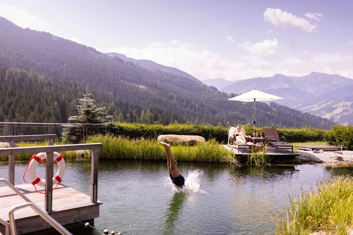 Naturbadeteich im Hotel Edelweiss Wagrain