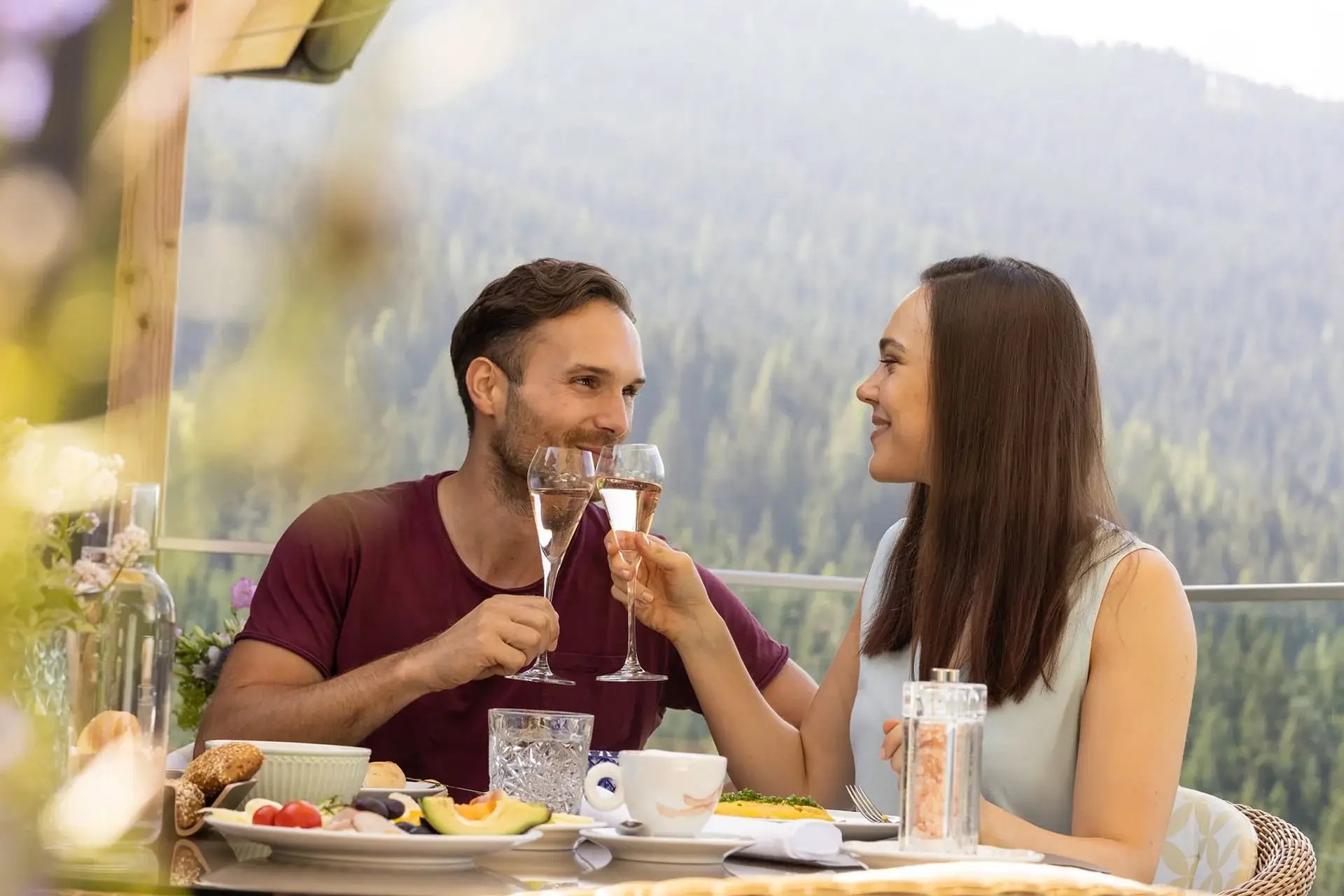 Frühstück im Freien im Hotel Edelweiss Wagrain