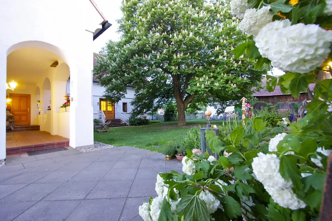 Hotel Landhofmühle Eingang